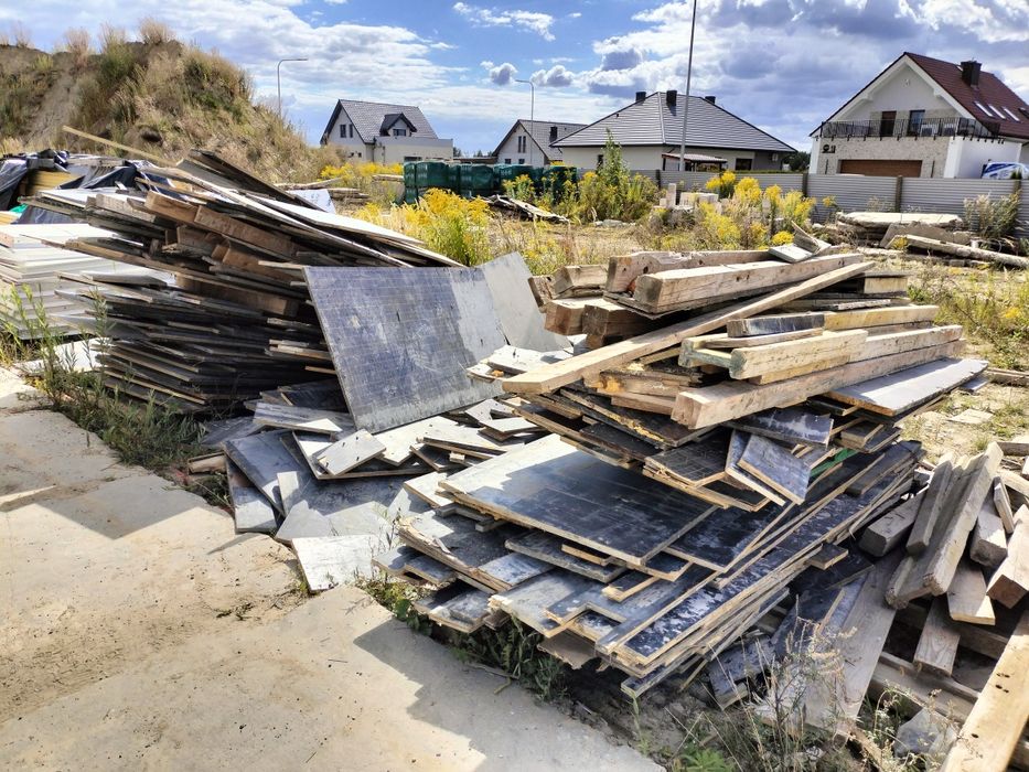 Drewno, sklejka, odpady drewniane, drewno opałowe