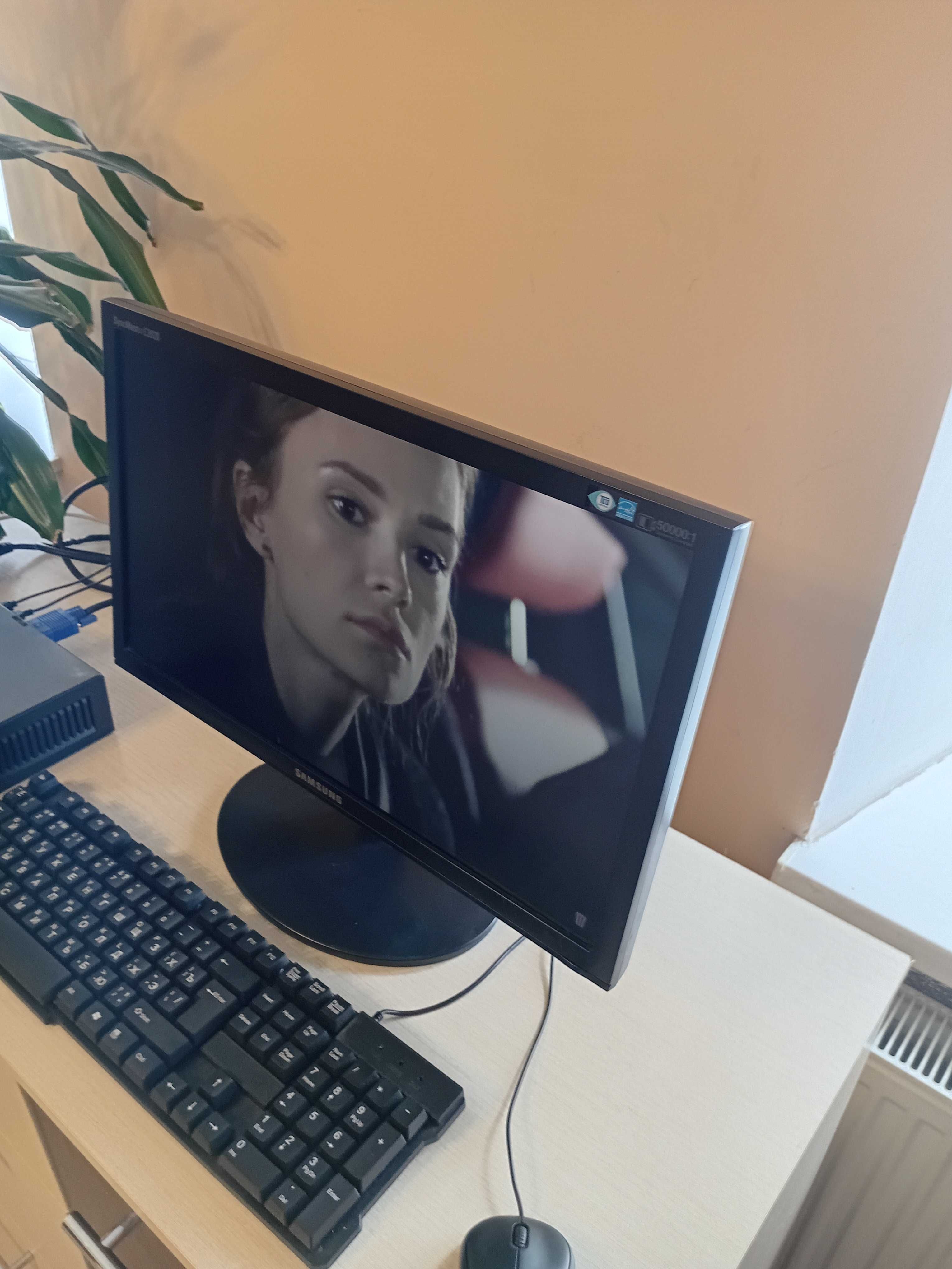 Монитор Samsung E2020N  75Гц