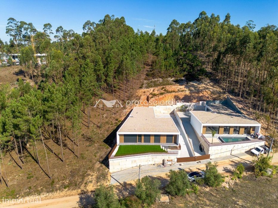 Moradia Nova de Luxo em Leiria com 4 quartos e Garagem