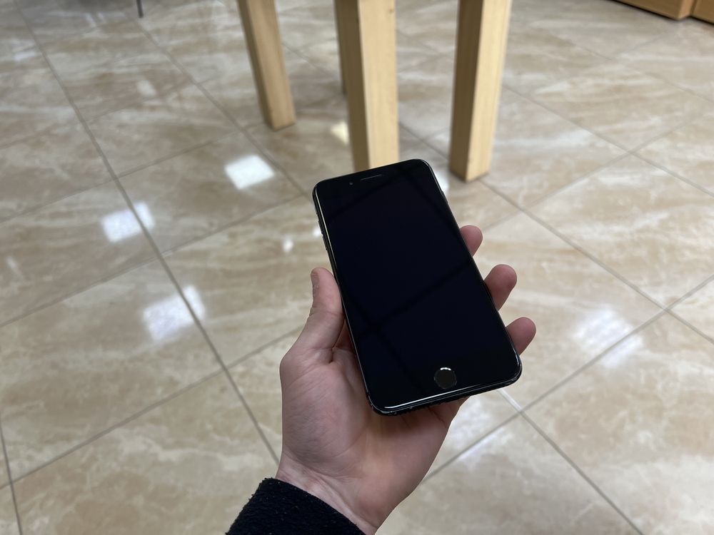 iPhone 8 Plus 64GB Black