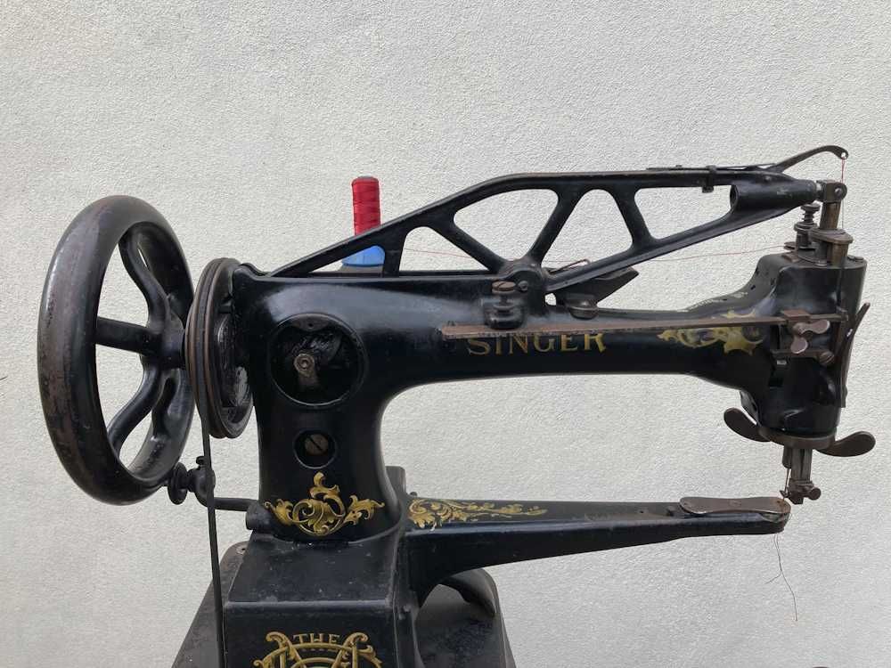 Maquina costura sapateiro Singer 29K2