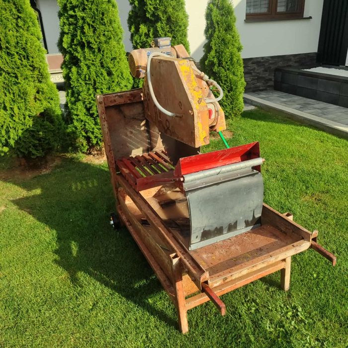 Maszyna do cięcia pustaków.