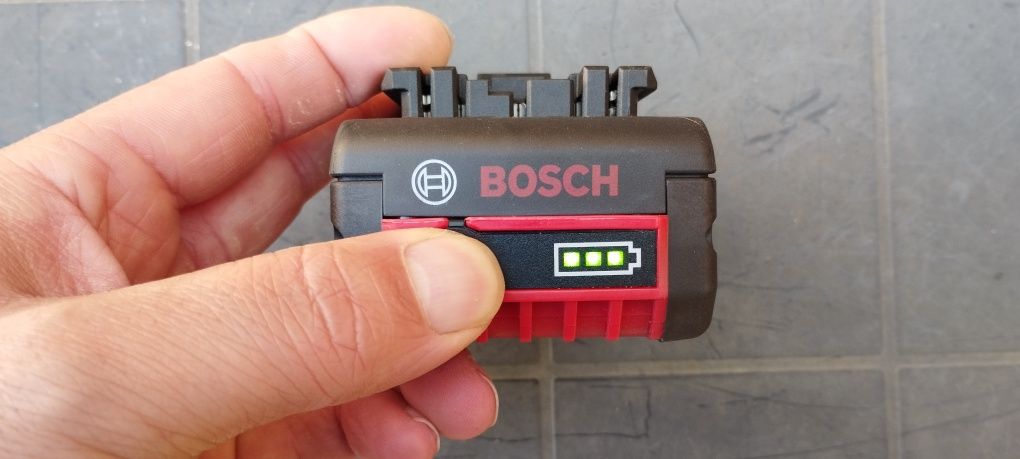 1 Bateria BOSCH  GBA 18 V 5.0 Ah Professional (novas)