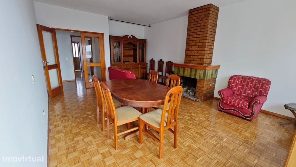 T-3 Mobilado / Castelo de Paiva / Junto a Câmara Municipal