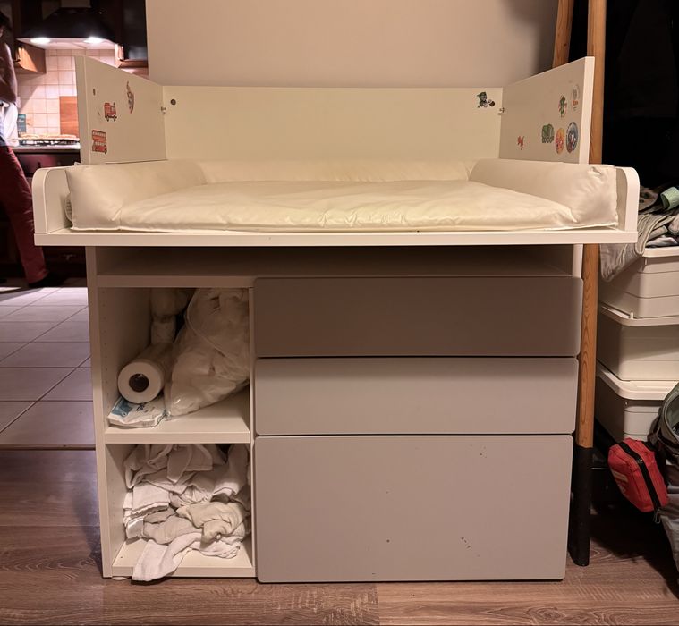 Przewijak komoda dla niemowląt smastad plasta szary  ikea