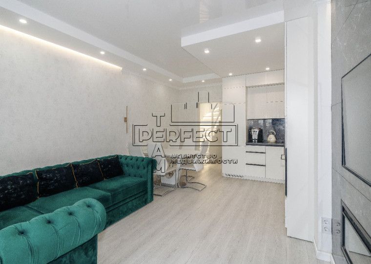 Продаж 3-к квартири Максимовича 24А