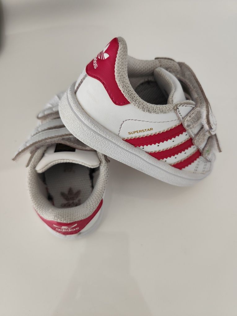 Sapatilhas adidas Superstar brancas e rosas tamanho 20