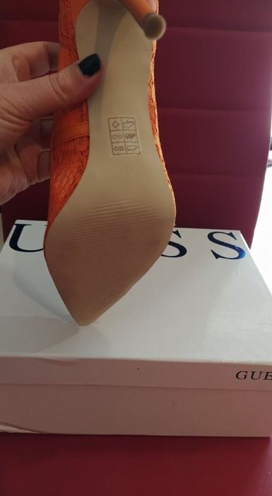 Sapatos Guess novos (Tamanho 38)