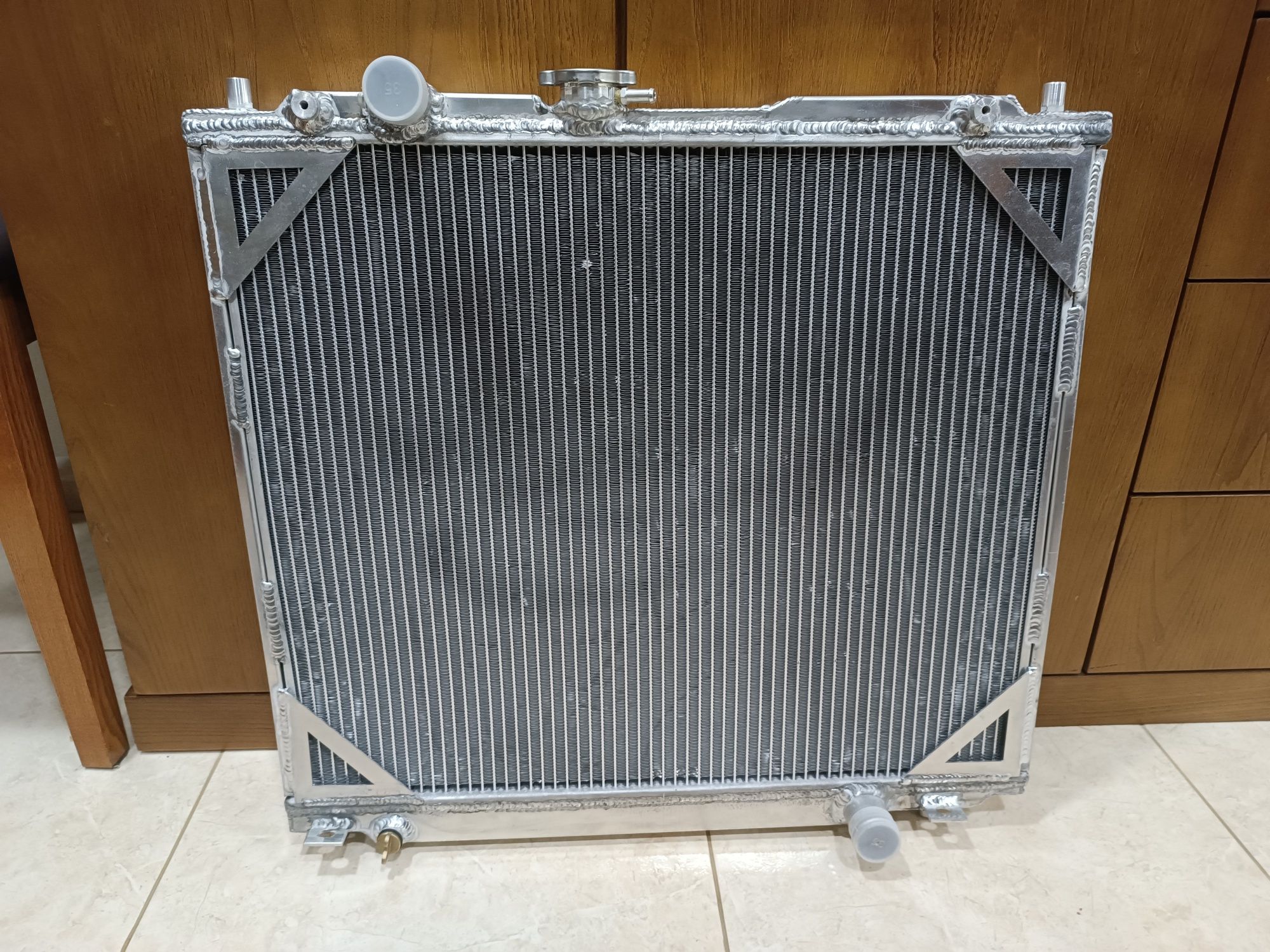 Radiador em Alumínio Reforçado para MITSUBISHI Pajero II 2.8D / 2.8TD