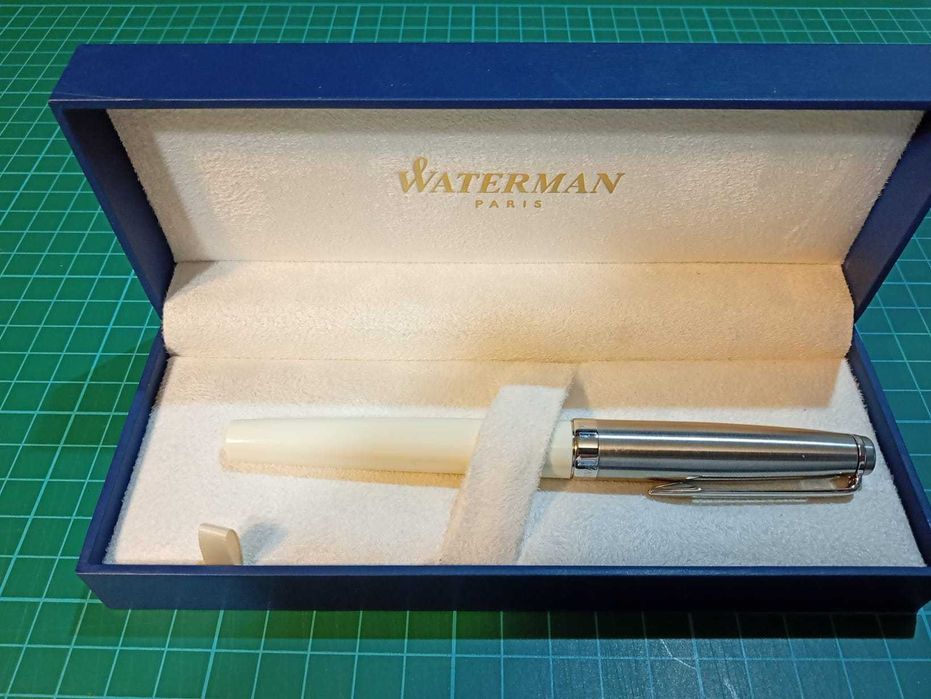 Waterman Embleme - pióro kulkowe, biało- srebrne