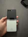 Samsung Galaxy Z Flip 5 - używany skladany smartfon, bardzo zadbany