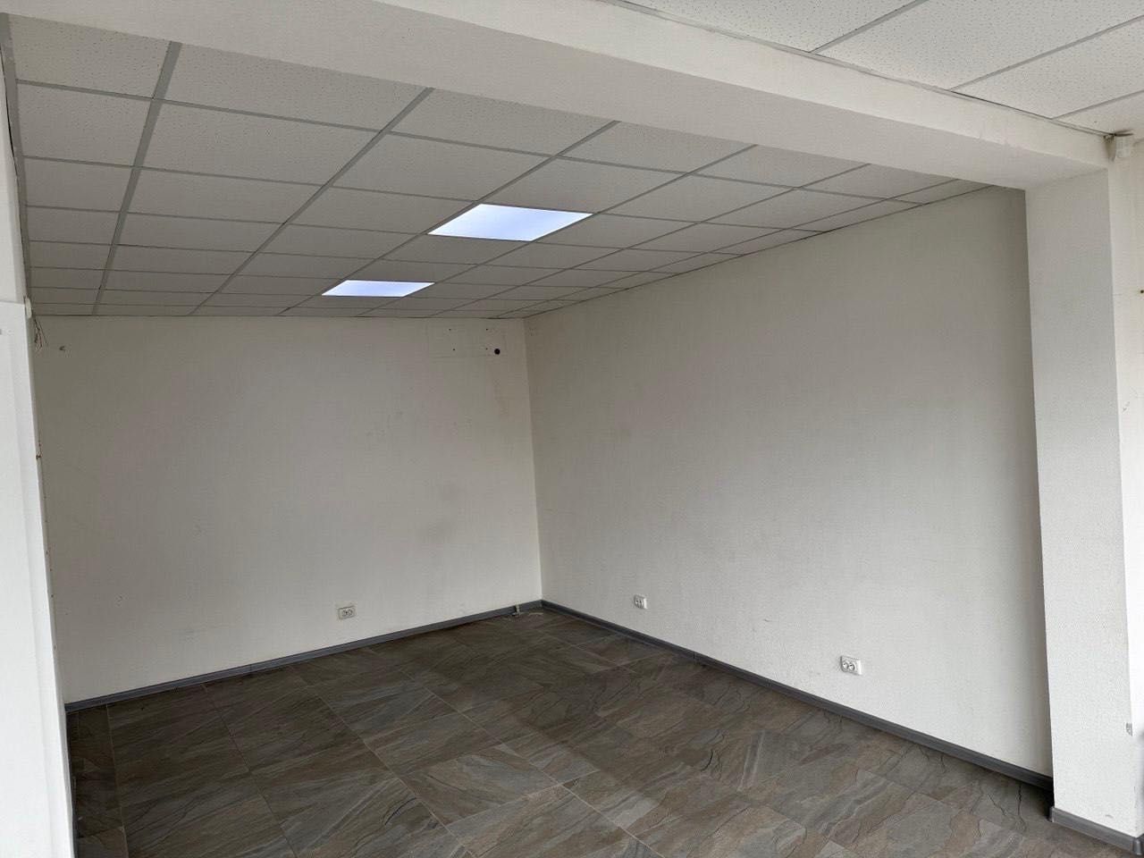 Здам приміщення в оренду, в центрі Подільська, вхід на ринок 27 м.кв.