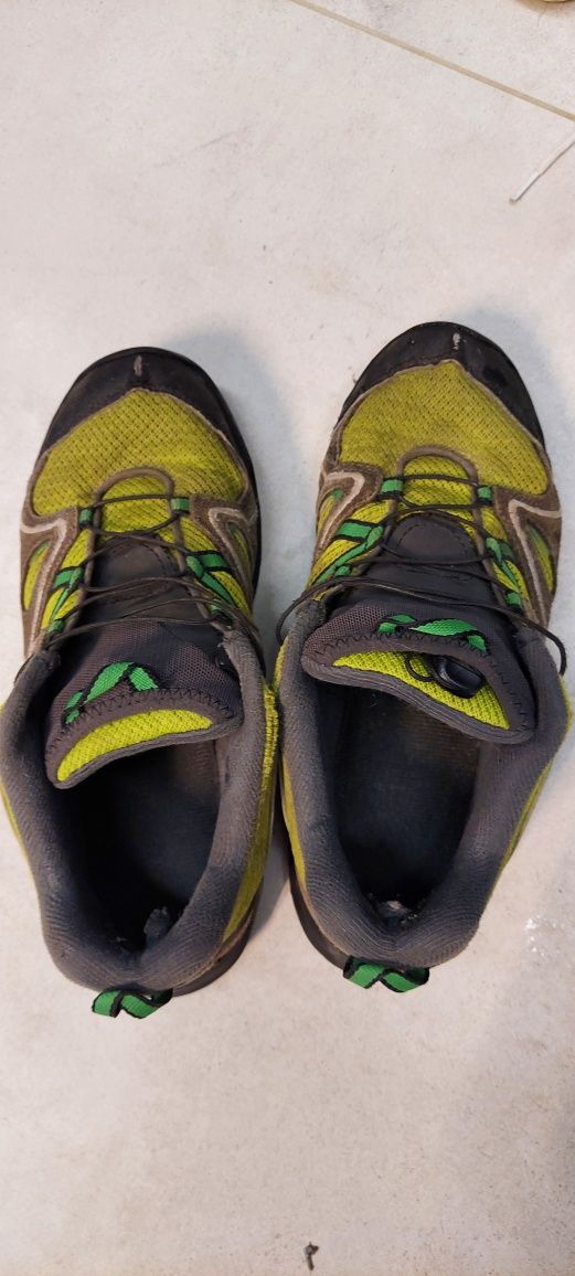 Кроссовки Salomon 37.5