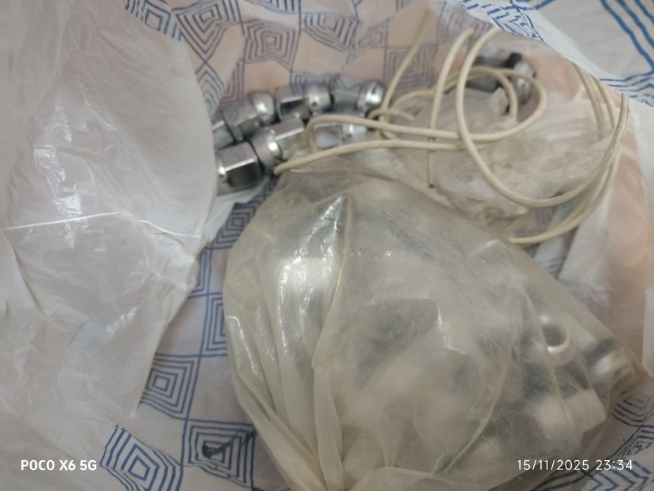 Lote de porcas de rodas