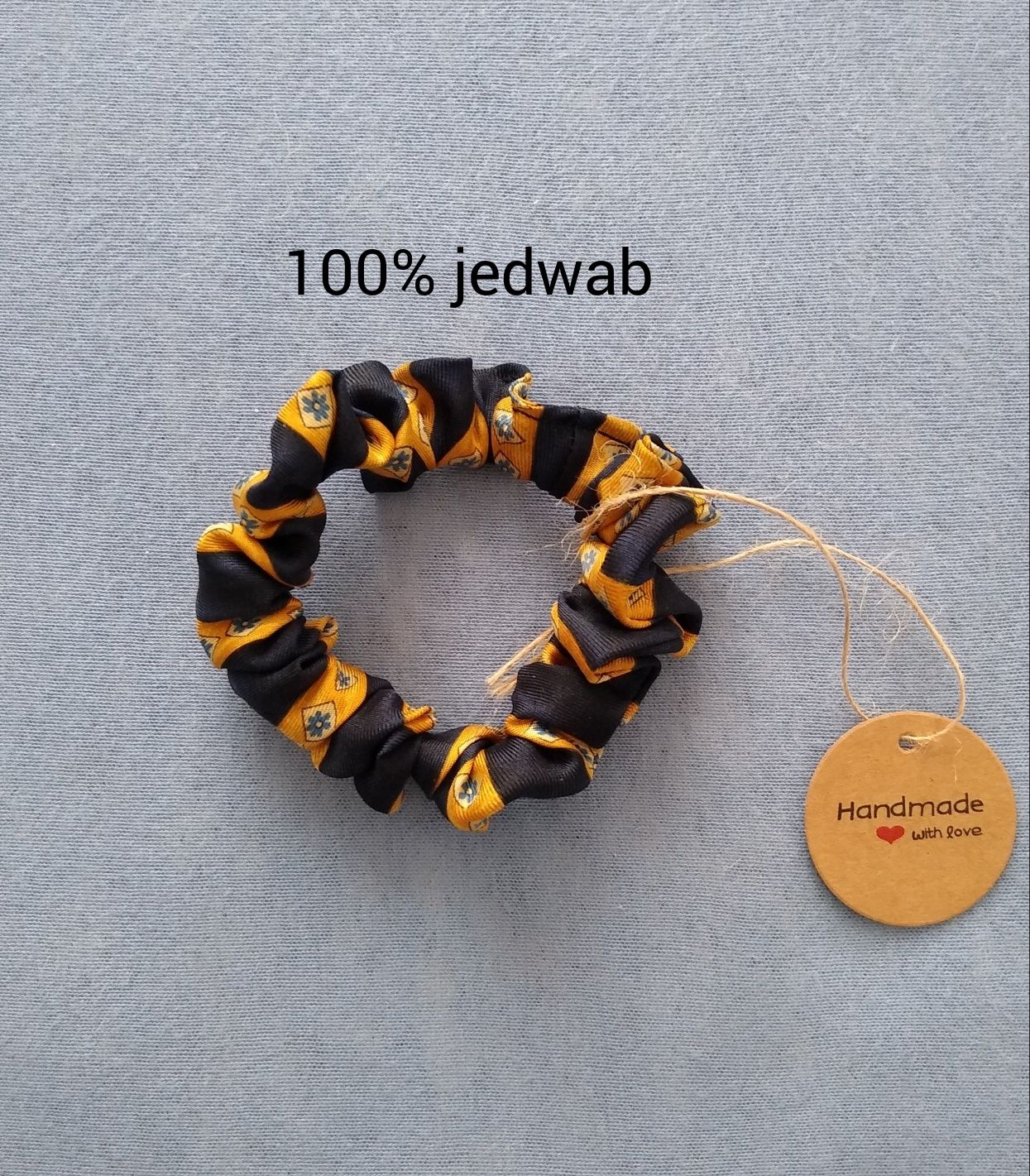 Nowa jedwabna gumka scrunchie