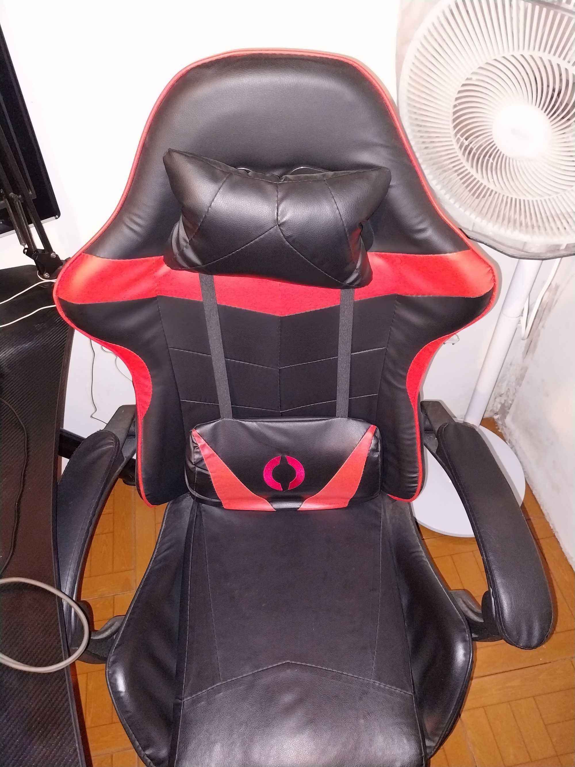 Cadeira gamer em bom estado