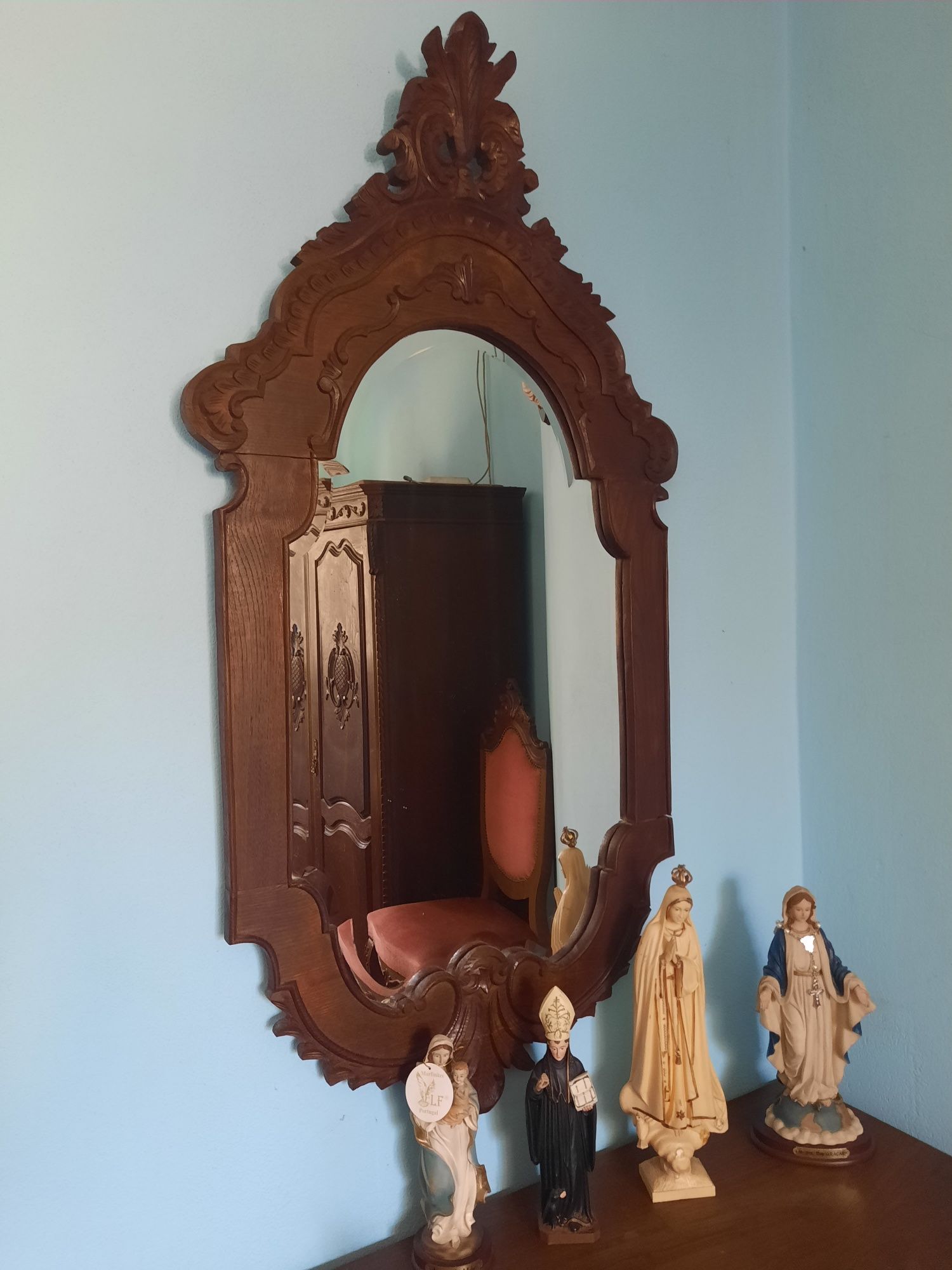 Quarto completo em madeira maciça