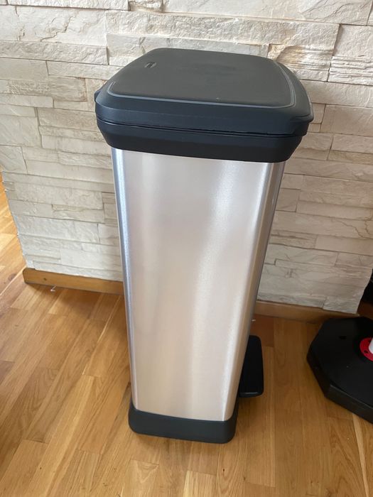 Kosz na śmieci Curver 50L  1 -komorowy z pedałem