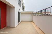 Apartamento T2 de rés-do-chão com logradouro de 25,29 m2 , 1 lugar de
