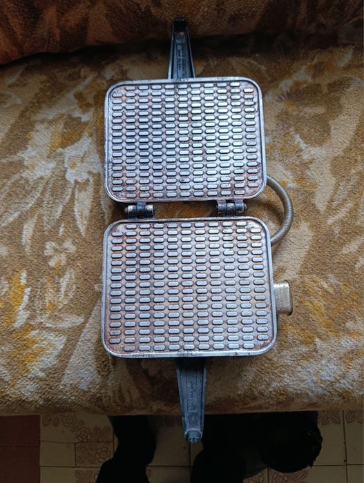 Електровафельниця для трубочок