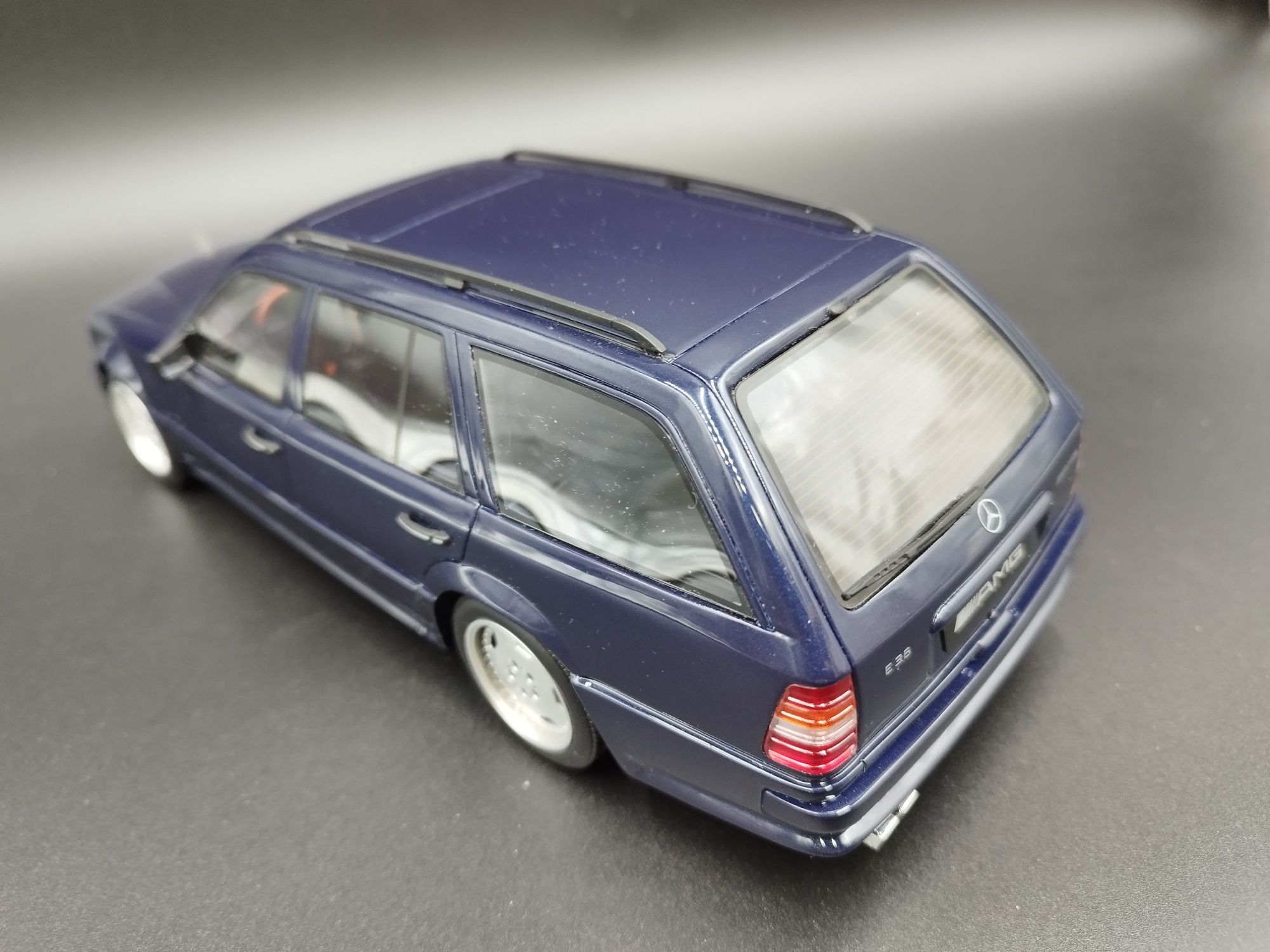 1:18 Otto Mercedes Benz S124 AMG  E36 Blue Model