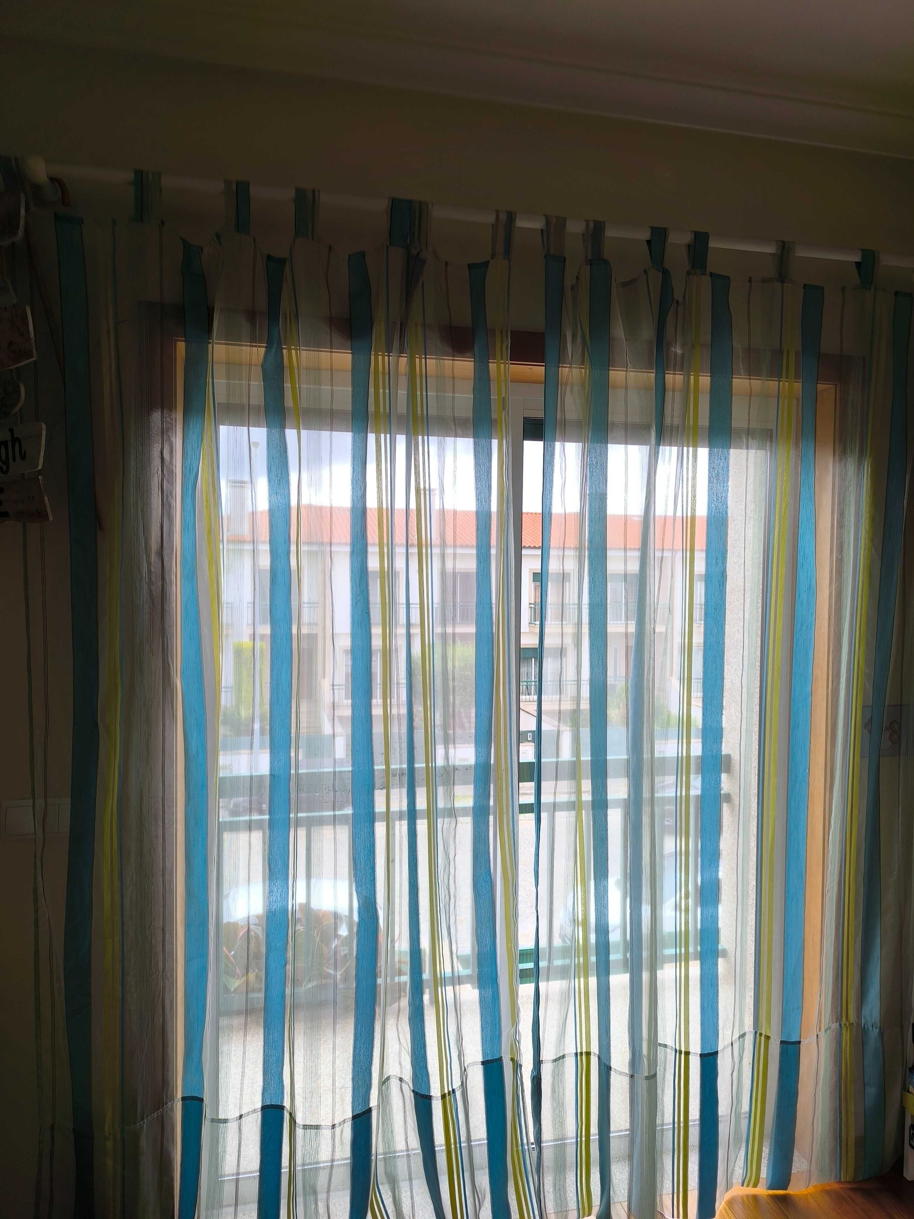 Quarto de criança em excelente estado