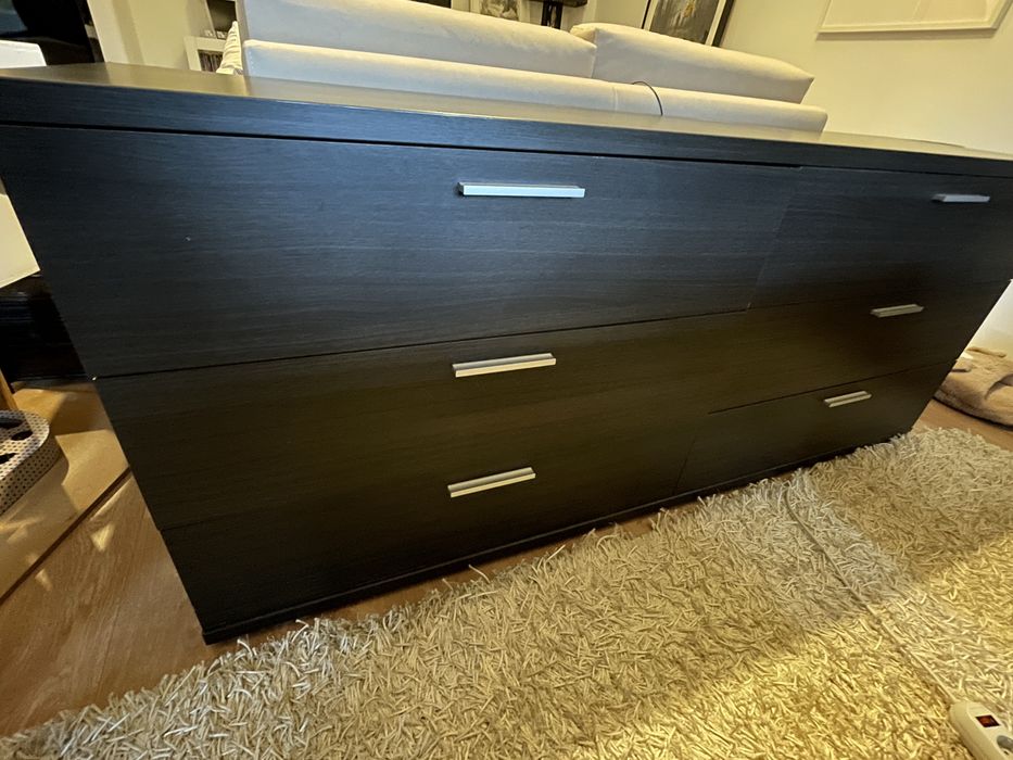 Cómoda cinzeta com 6 gavetas