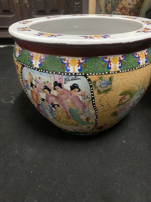 Dois cachepô/ aquario porcelana final sec XX inicio XXI