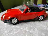 Model auta Porsche Carrera 1:18
