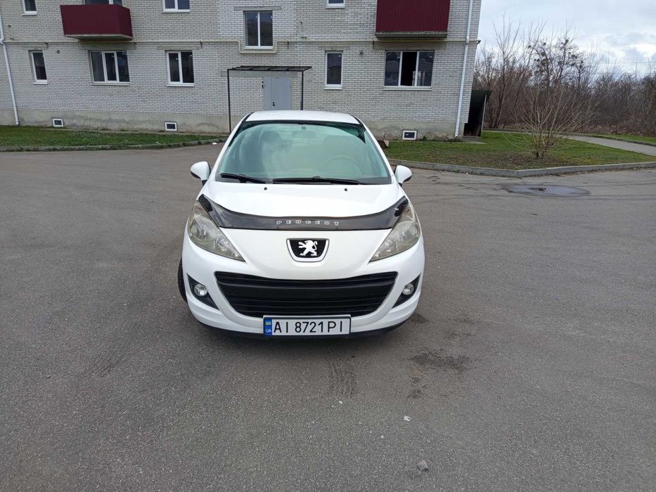 Автомобіль Пежо 207