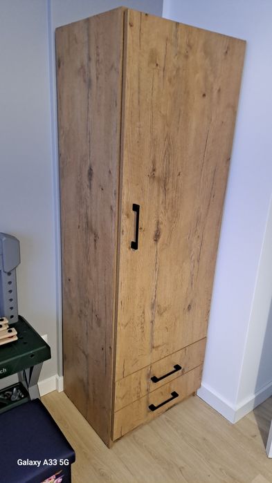 Sprzedam szafkę/zamknięty regał w kolorze dąb lancelot