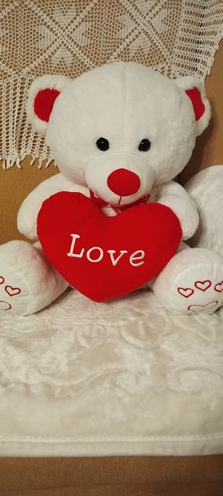 Pluszowy, duży miś