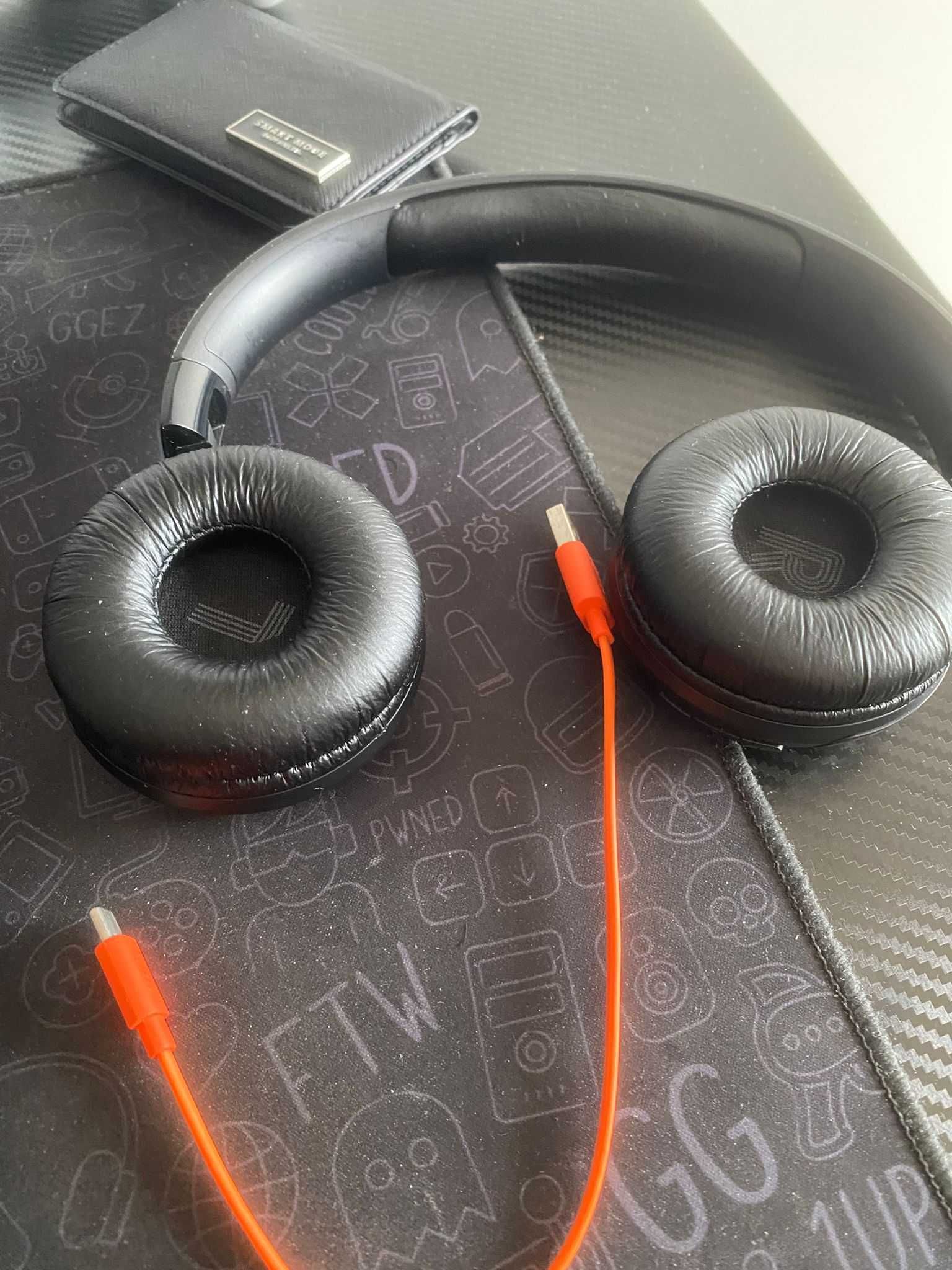 Auscultadores Bluetooth JBL TUNE 520 BT