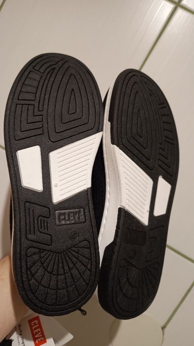 Clevé  NOWE Męskie przewiewne wsuwane sneakersy / mokasyny,  42/27 cm