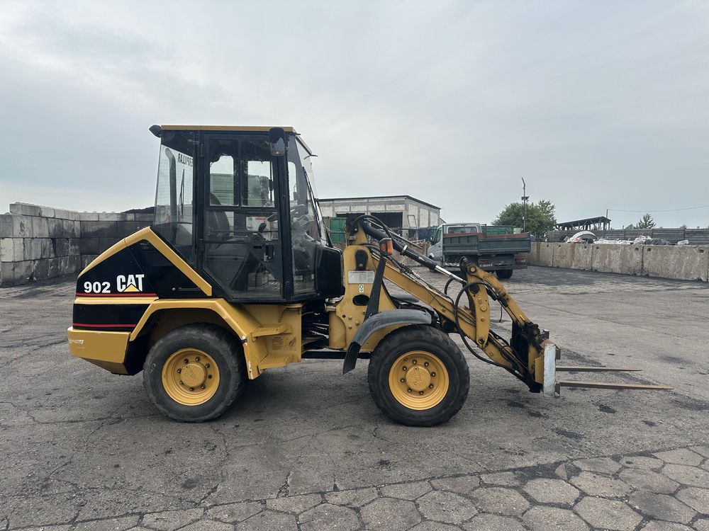 Ładowarka CAT 902