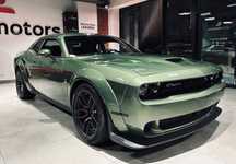 Dodge Challenger wynajem auta do ślubu lub na inne okoliczności.