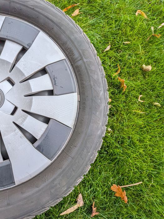 Felgi stalowe plus kołpaki audi 205/55R16