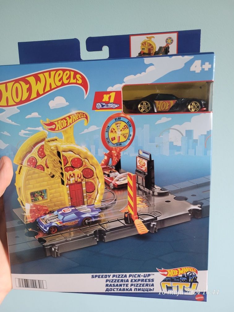 Hot wheels speedy pizza pick-up