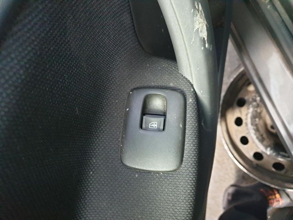 Comando / botão / interruptor vidros frente esquerdo SMART ForFour (45