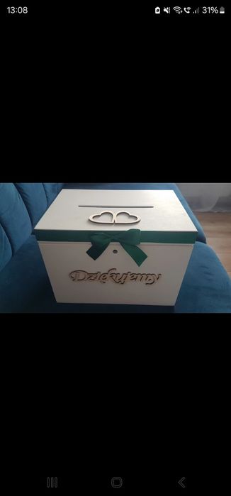 Skrzynka na koperty i wieszaki mąż żona