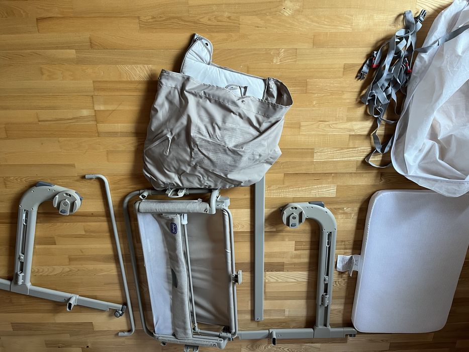 Używane łóżeczko dostawne Chicco Next2Me + materac