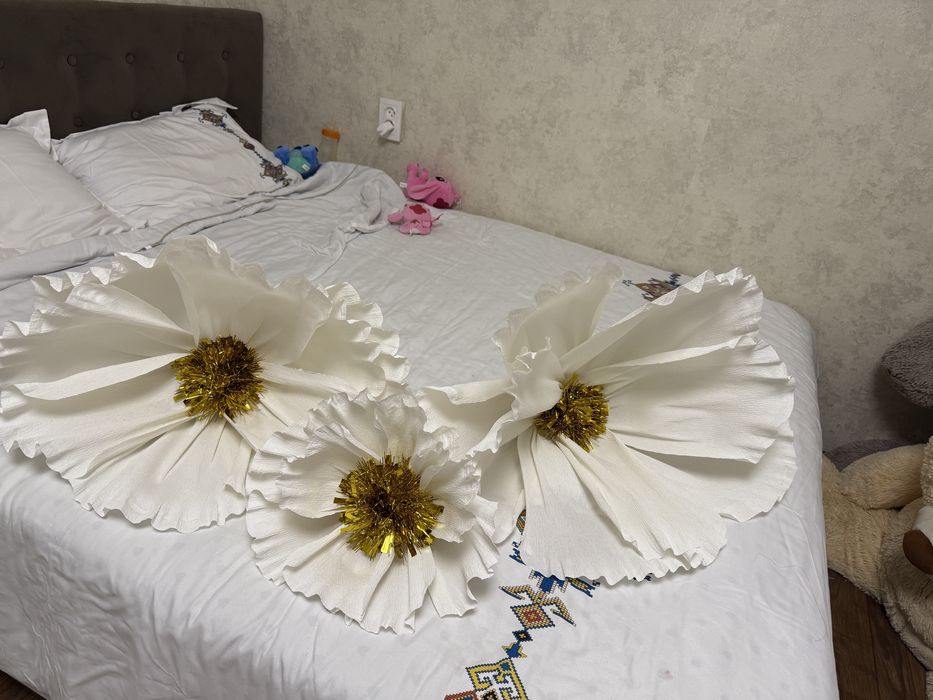 Большие цветы на елку , квіти на ялинку , Тренд 2026