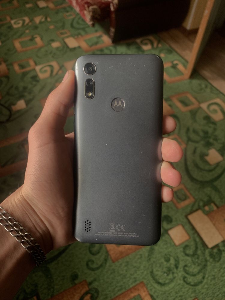 Телефон moto e6s 2021 64/4GB памʼяті