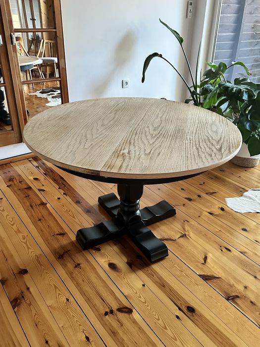 Stół do jadalni, salonu.