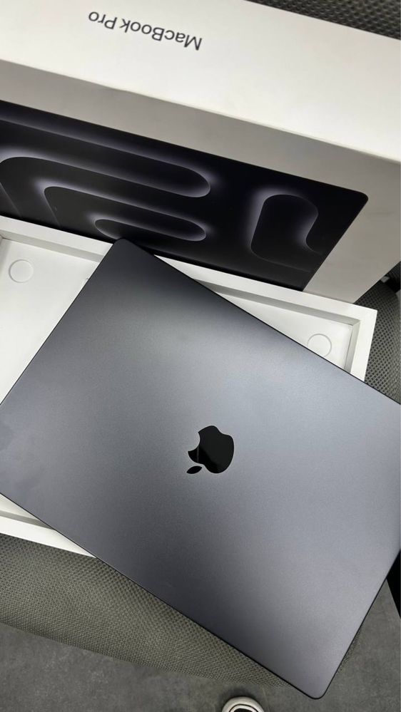 Apple MacBook Pro 16" Space Black M3 Pro 36/512 12CPU 18GPU (MRW23)