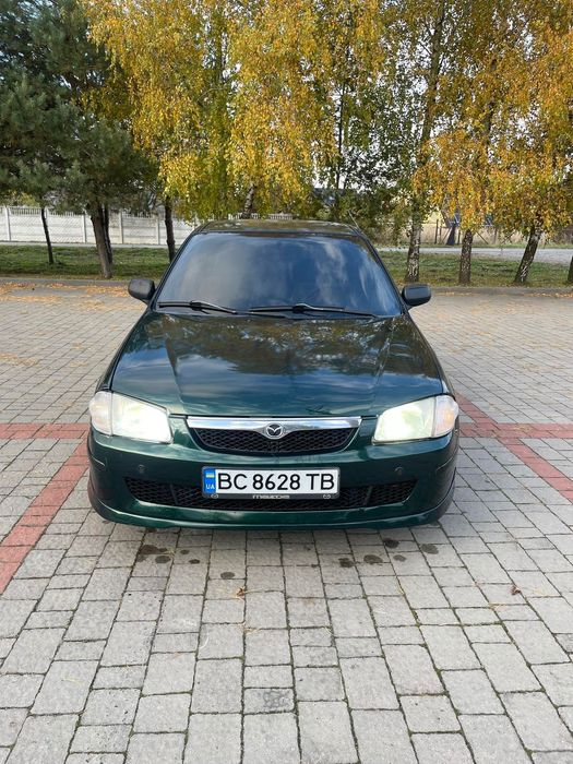 Автомобіль мазда