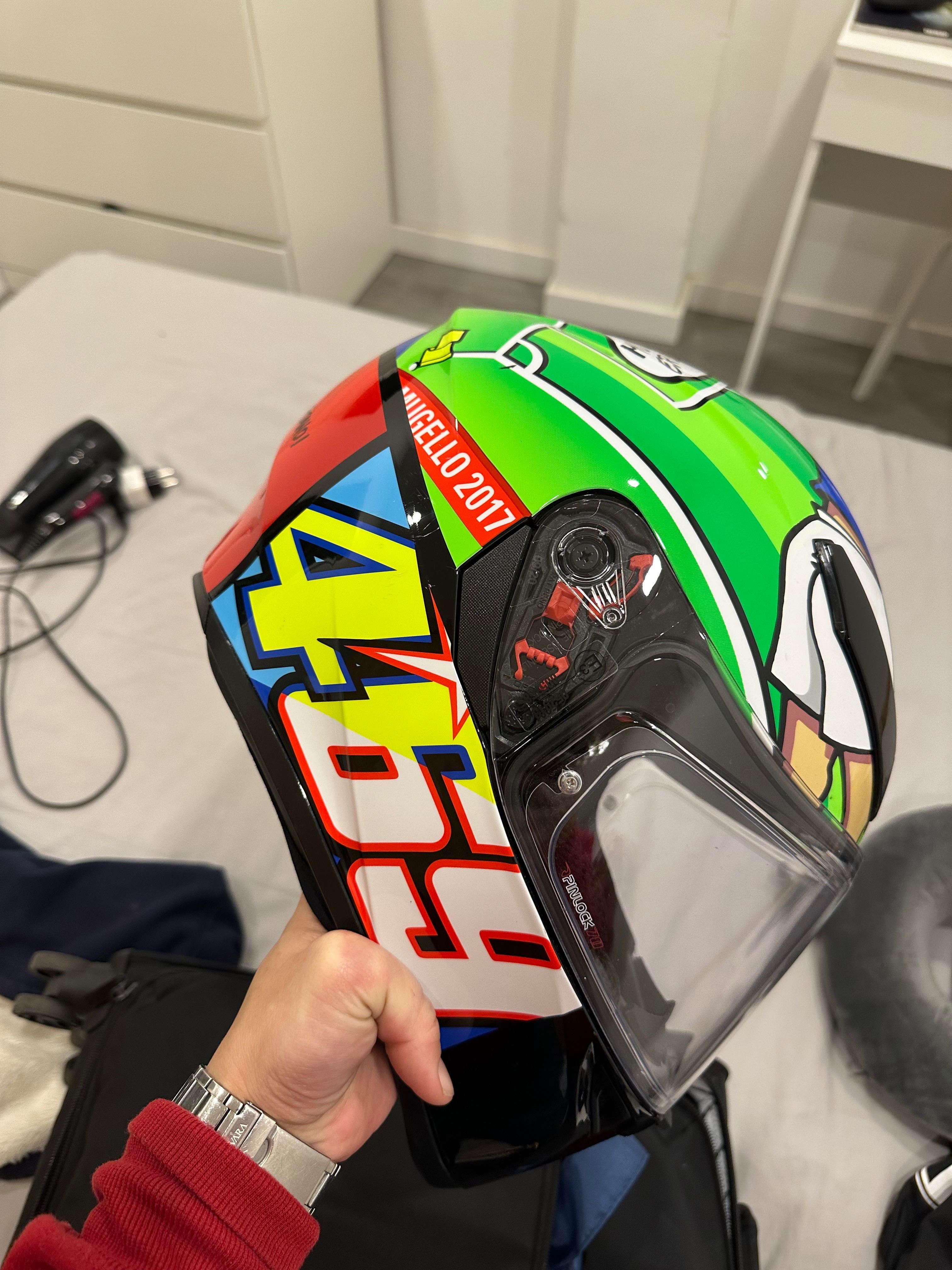 Capacete AGV - M/S 57