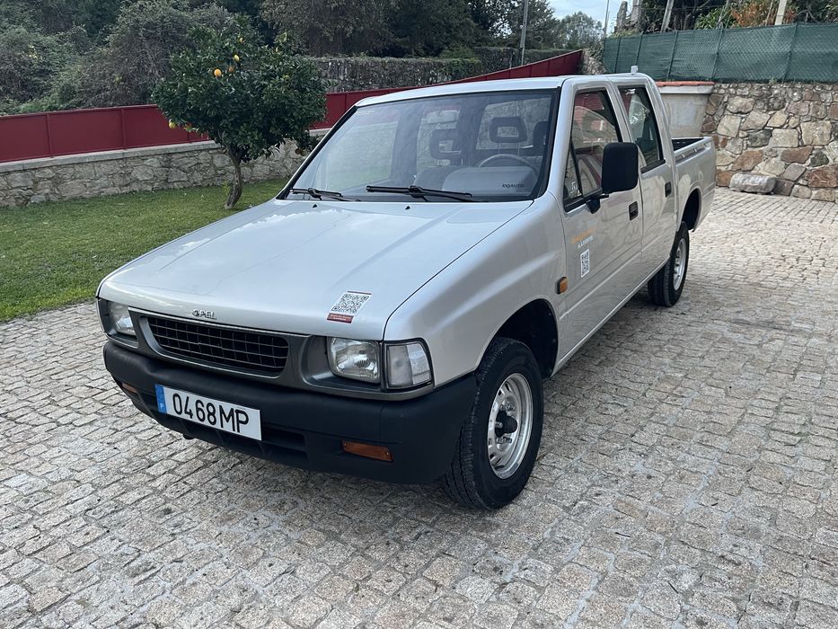 Pick-up 5 lugares, 4x2, caixa aberta