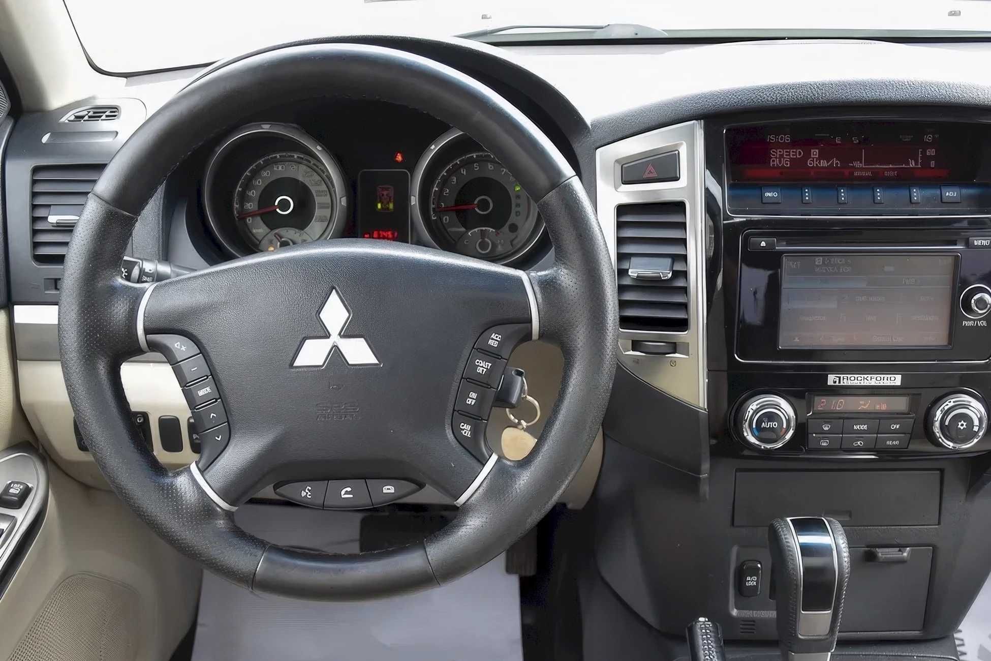 2017 Mitsubishi Pajero