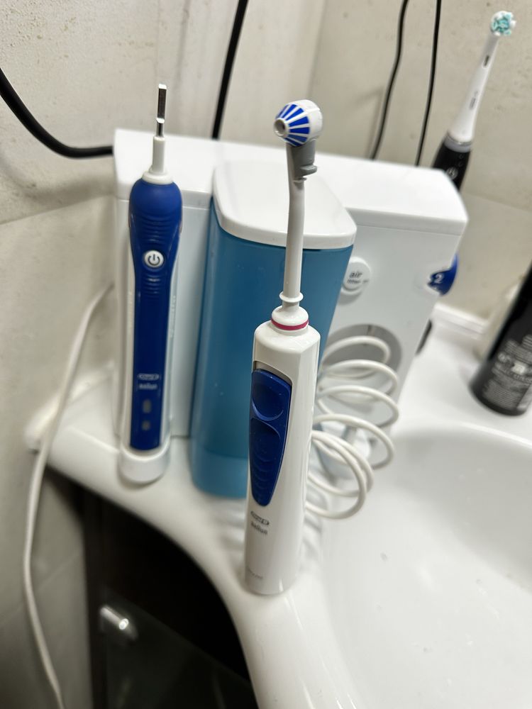 Oral-B Estação de Higiene Oral Smart 5000 + Irrigador Oxyjet